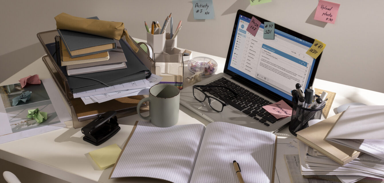 busy time laptop b2b platform renewable energy